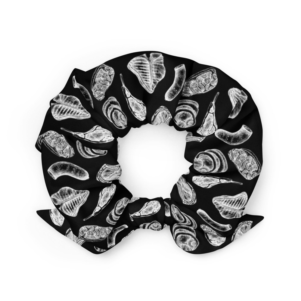 Meaty Black Scrunchie